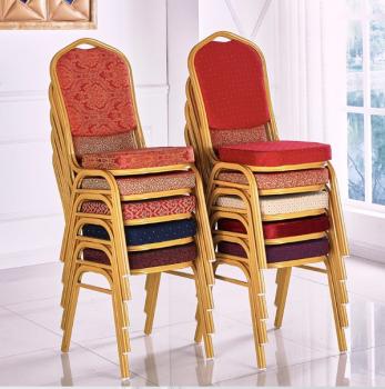 Bàn ghế phòng tiệc cá thể hoá tận cùng
